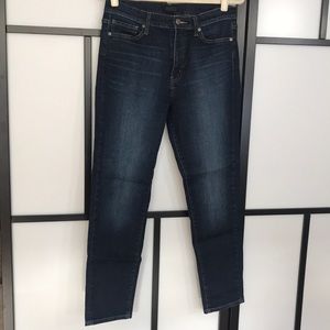Uniqlo Jeans. Size 29. High rise. Skinny fit.